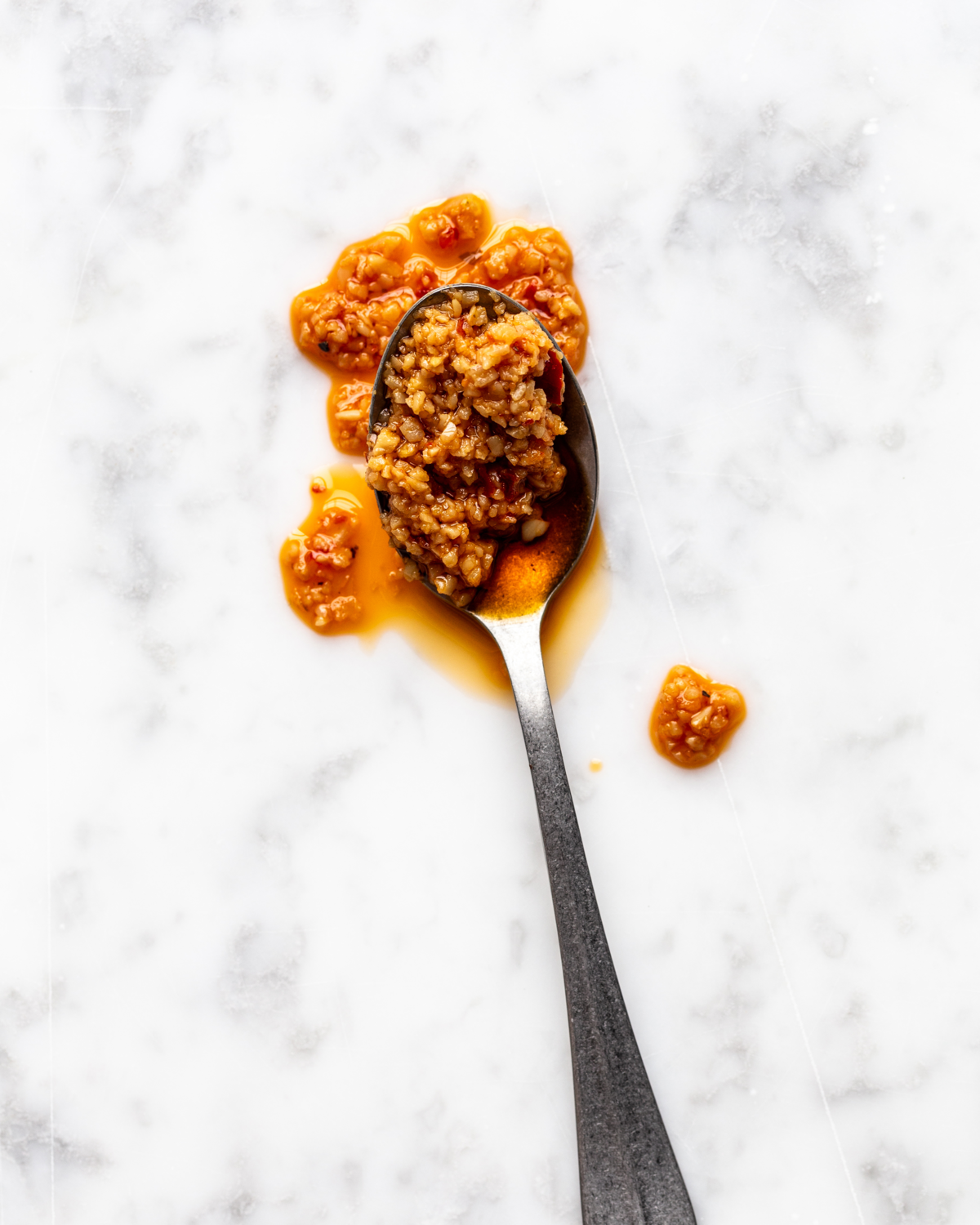 Paste "Spicy & Garlic" von Nicolas Vahé - Detailansicht Kombi Knoblauch und Chilliöl