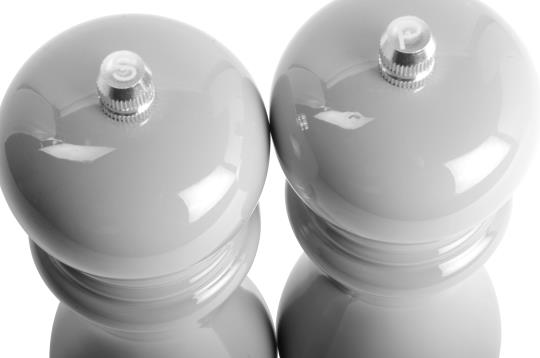 Salz- und Pfeffermühle in grau von IB Laursen - Gravierung S und P zwecks Unterscheidung