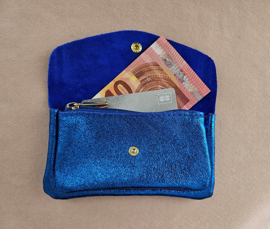 Portemonnaie aus schimmerndem Leder - Mit Fächern für Scheine, Karten & Münzgeld mit Reißverschluß.