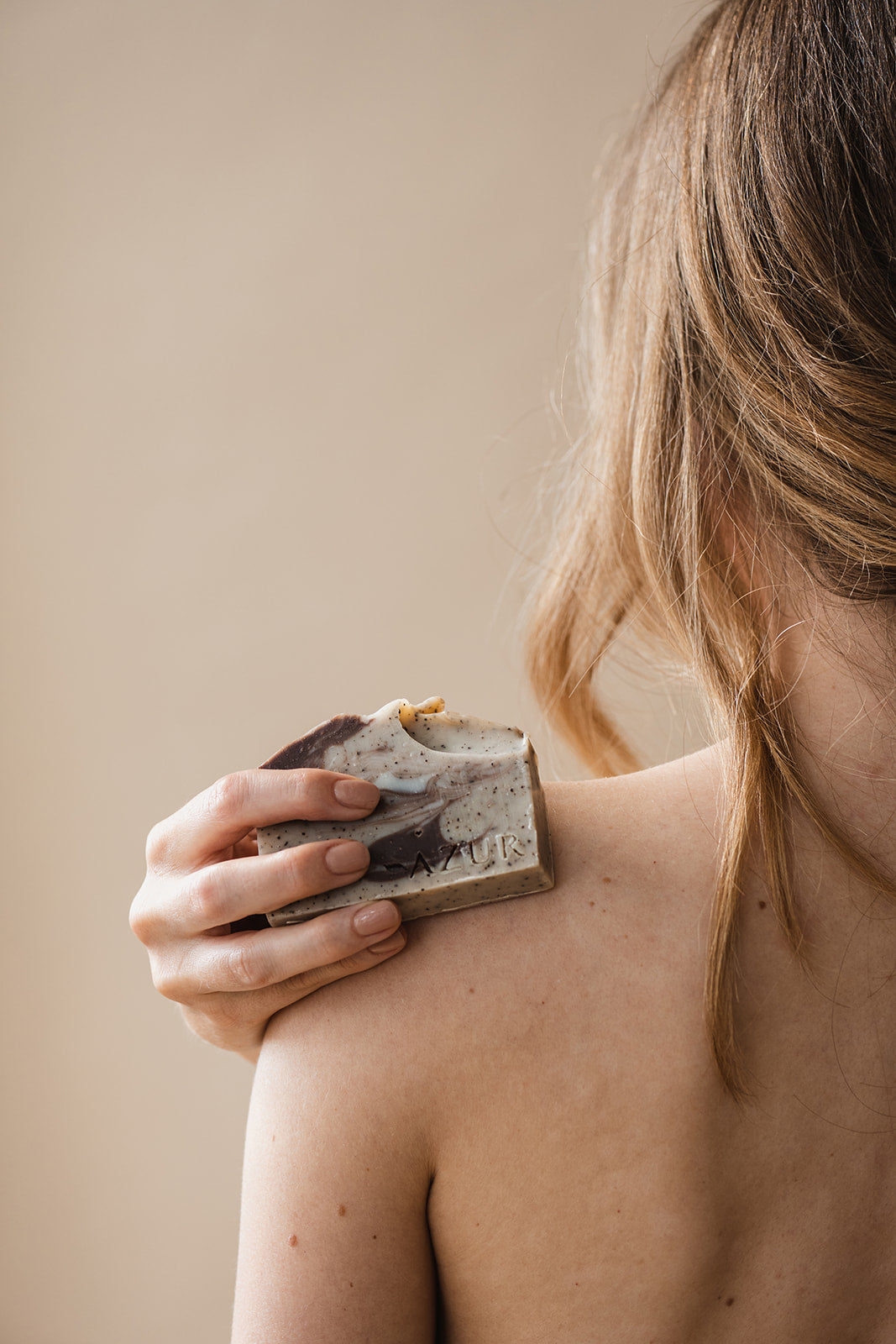 Naturseife Coffe Comfort - Anwendung auf Körper