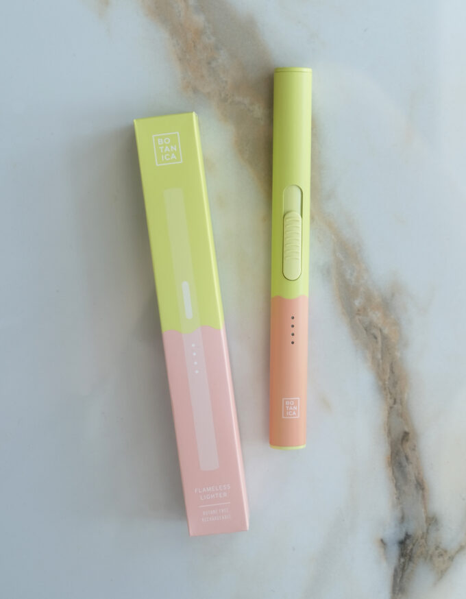 Flammenlose Feuerzeug "Sorbet": Super stylisch & praktisch. Für ein sicheres Anzünden von Kerzen. Wiederaufladbar via USB.