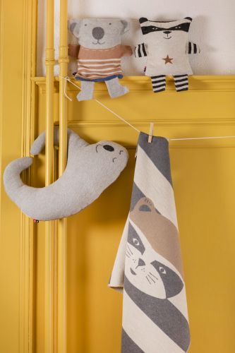 Körnerkissen "Waschbär" von David Fussengger - ideales Geschenk zur Geburt