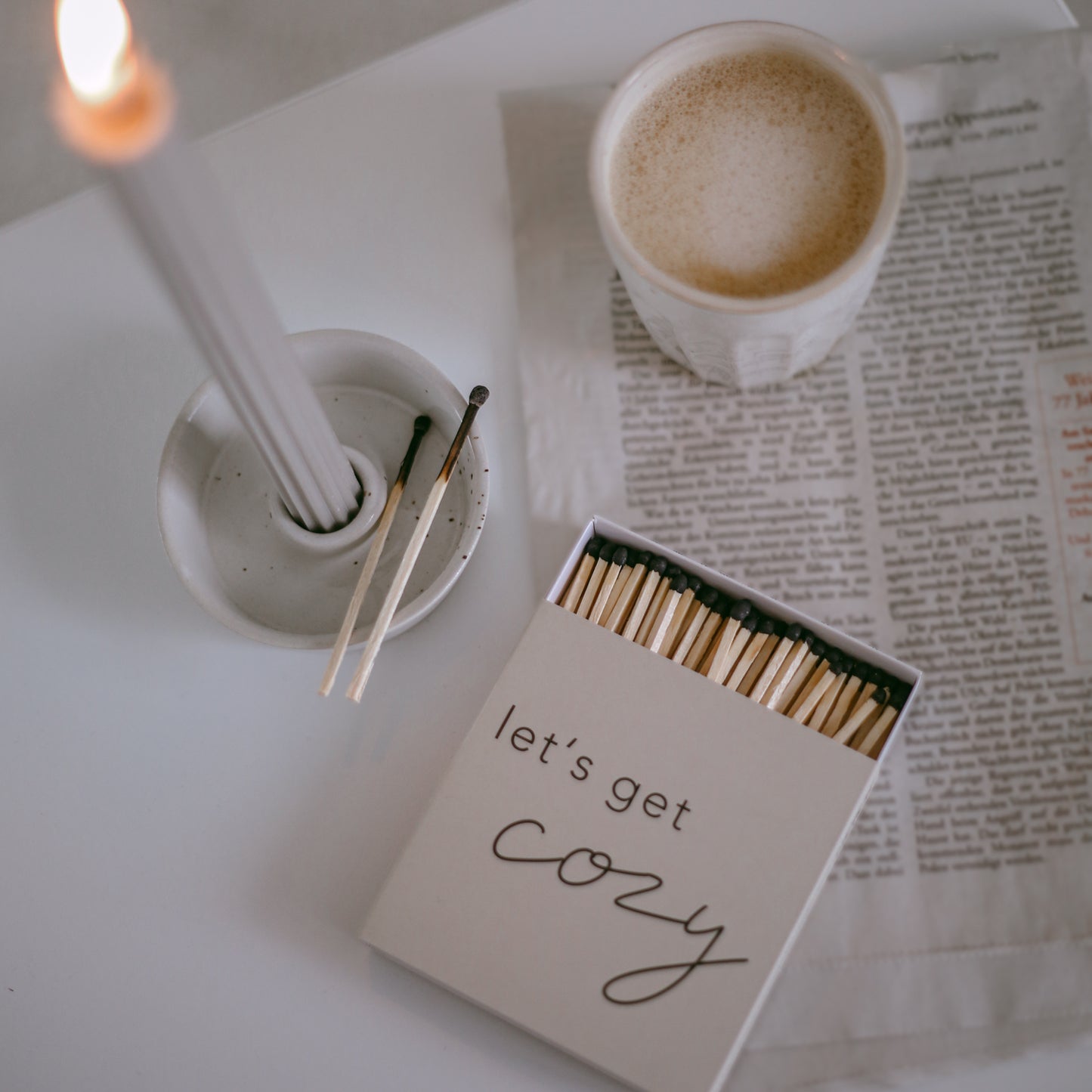 Streichhölzer Let’s get cozy – gemütliche Atmosphäre mit Kerzenständer