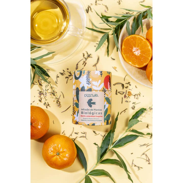 Bio Tee aus Portugal von Criature. Eine harmonischen Mischung aus Rosmarin, Zitronenverbene und Mandarine. 100% Bio und vegan.