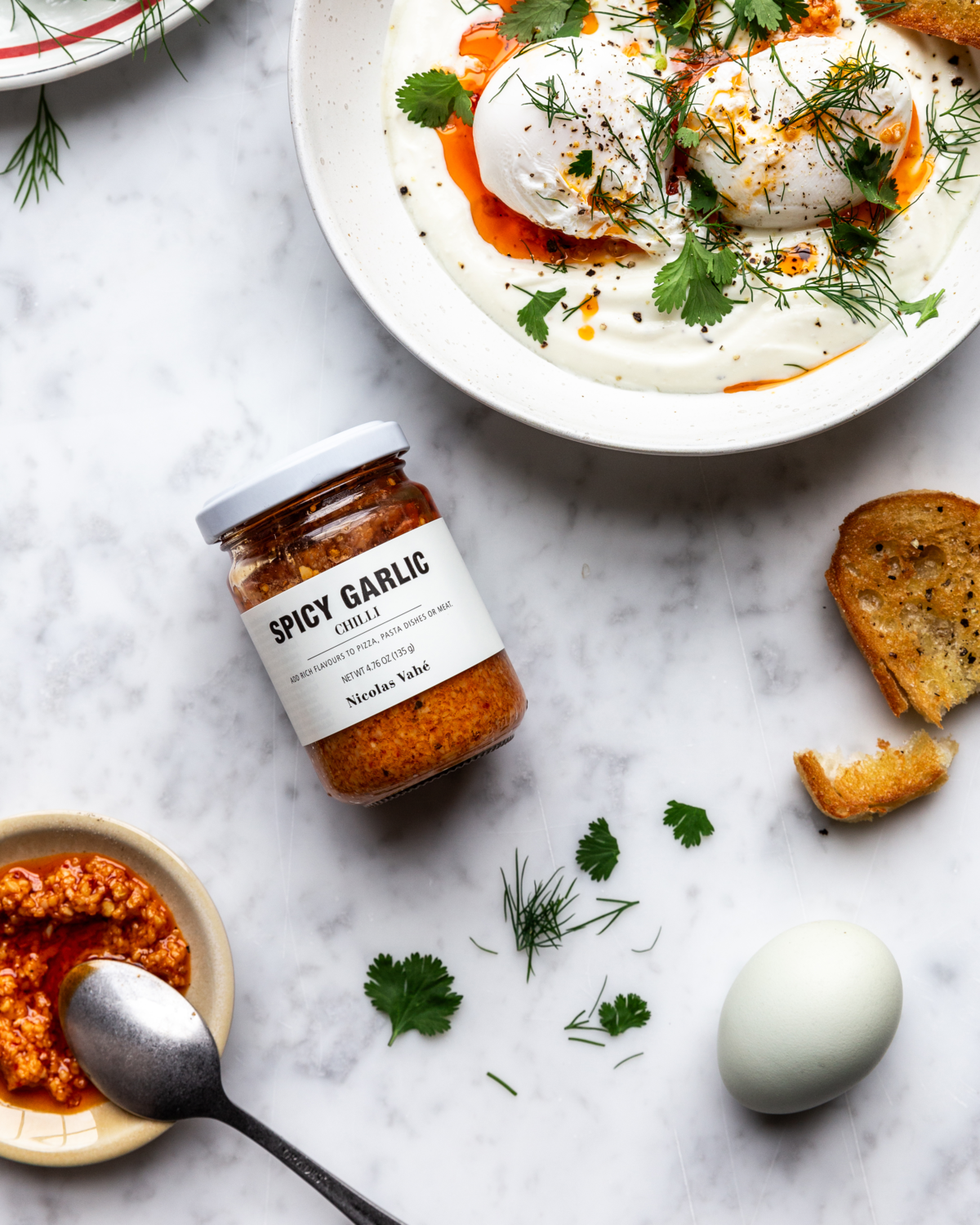 Paste "Spicy & Garlic" von Nicolas Vahé - Anwendungsbeispiel Burrata und Brot