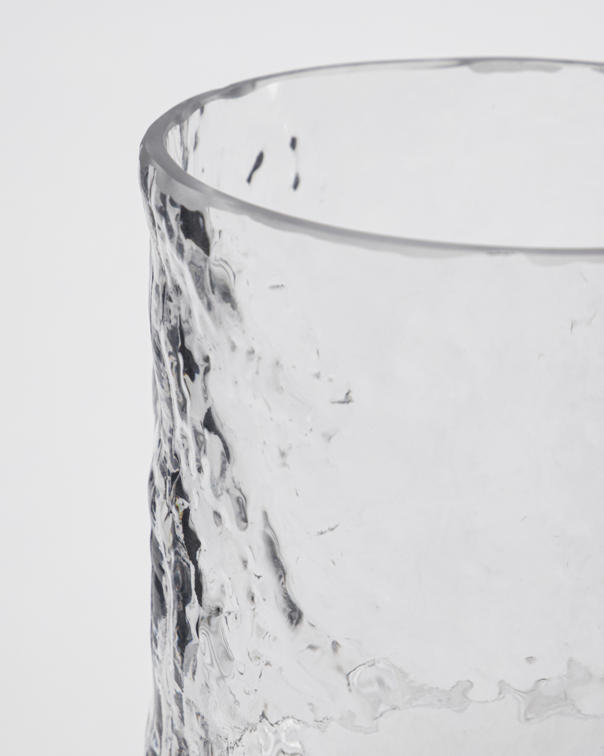 Glasvase "Huri" von House Doctor - mit welliger Oberfläche 