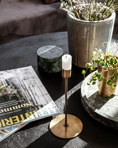 Kerzenständer "Anit" von House Doctor -  ideal für stimmungsvolle Tischdekoration. 