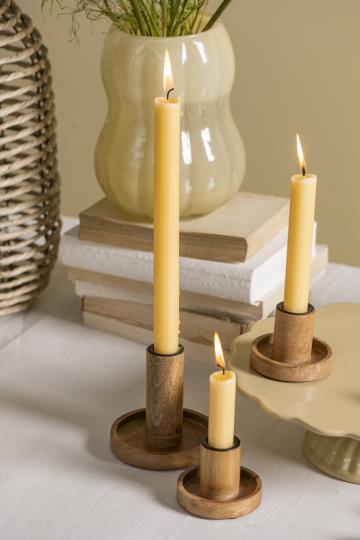 Kerze "Rustik" in gelb von IB Laursen - passend zu schlichten oder auffälligen Kerzenständern