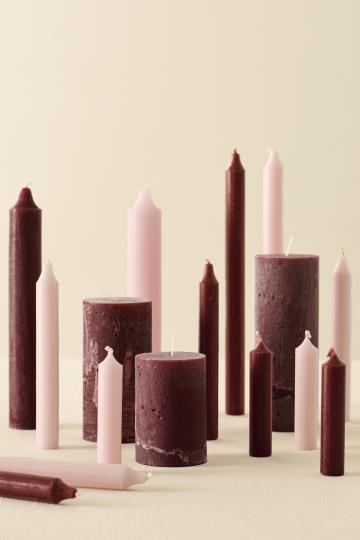 Kerze "Rustik" in hellrosa von IB Laursen im Mix mit anderen Farben und Formen - für individuelle Arrangements 