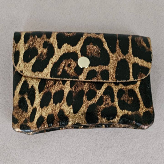 Portemonnaie aus schimmerndem Leder in dunklem leo - Ideal für den Alltag oder für die nächste Party. 