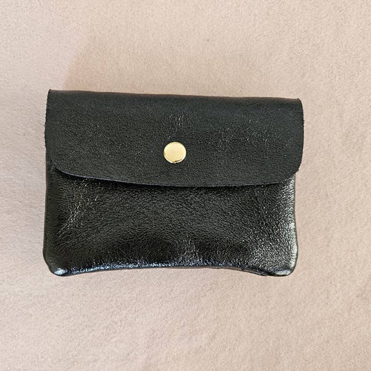 Portemonnaie aus schimmerndem Leder in schwarz - Ideal für den Alltag oder für die nächste Party. Hergestellt in Italien.