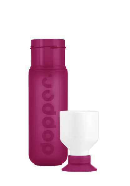 Dopper 450 ml Trinkflasche in der Farbe Funky Fuchsia - mit integriertem Becher