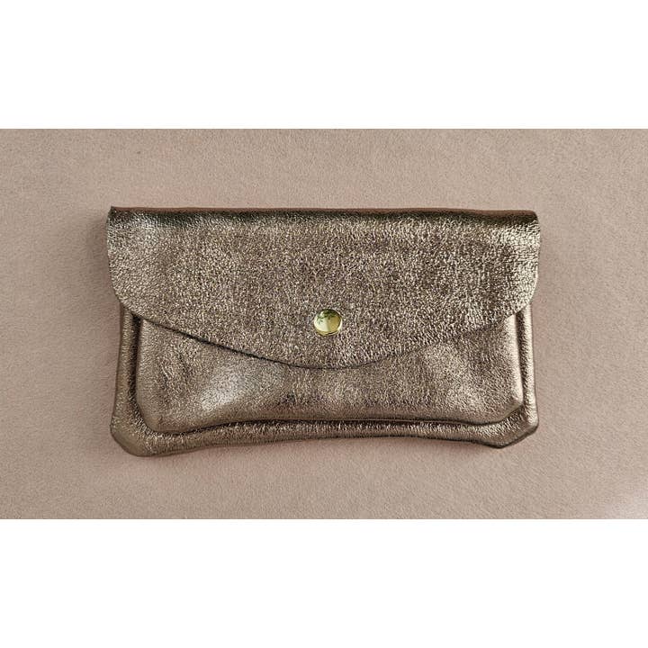 Portemonnaie aus schimmerndem Leder in beige - Ideal für den Alltag oder für die nächste Party.