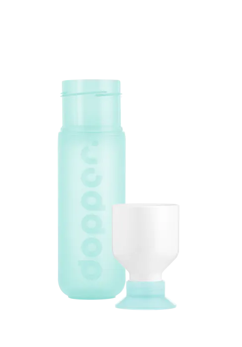 Dopper 450 ml Trinkflasche in der Farbe Polarblau - mit integriertem Becher