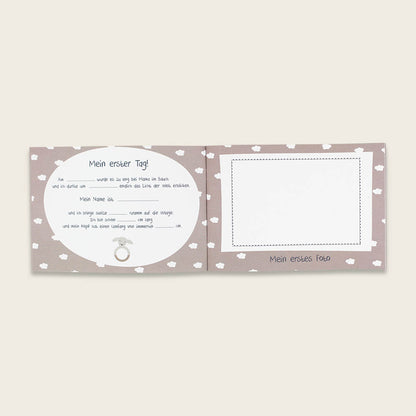 Freundeheft "Hallo Wunder" in rosa von Ava & Yves - A5-Querformat – Platz für Fotos, Bilder und Notizen zur Geburt.