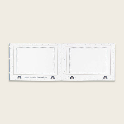 Freundeheft "Hallo Wunder" in blau von Ava & Yves - besondere Momente rund um die Geburt liebevoll dokumentieren auf 24 Seiten.