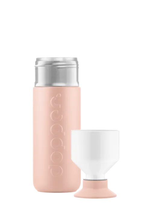 Dopper insulated 580ml - Detailaufnahme mit geöffnetem Becherteil