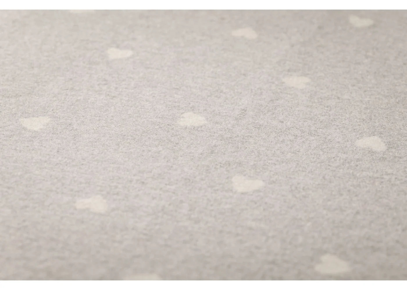 Babydecke "Herzen" in grau von David Fussengger -  aus recycelter Baumwolle, hergestellt in Österreich