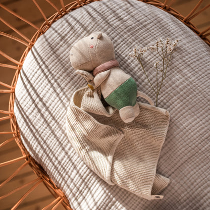 Naturfarbendes Kuscheltuch mit Hippo von Ava & Yves - ideale Geschenkidee zur Geburt oder Taufe