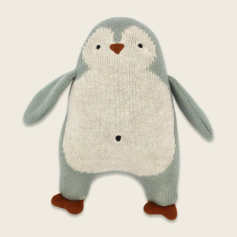 Babyrassel "Pinguin" in hellblau von Ava & Yves - Produktabbildung