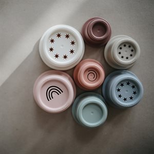 Stapelbecher von Muschie - kreatives lernen, spielen und Spahaben für Kleinkinder