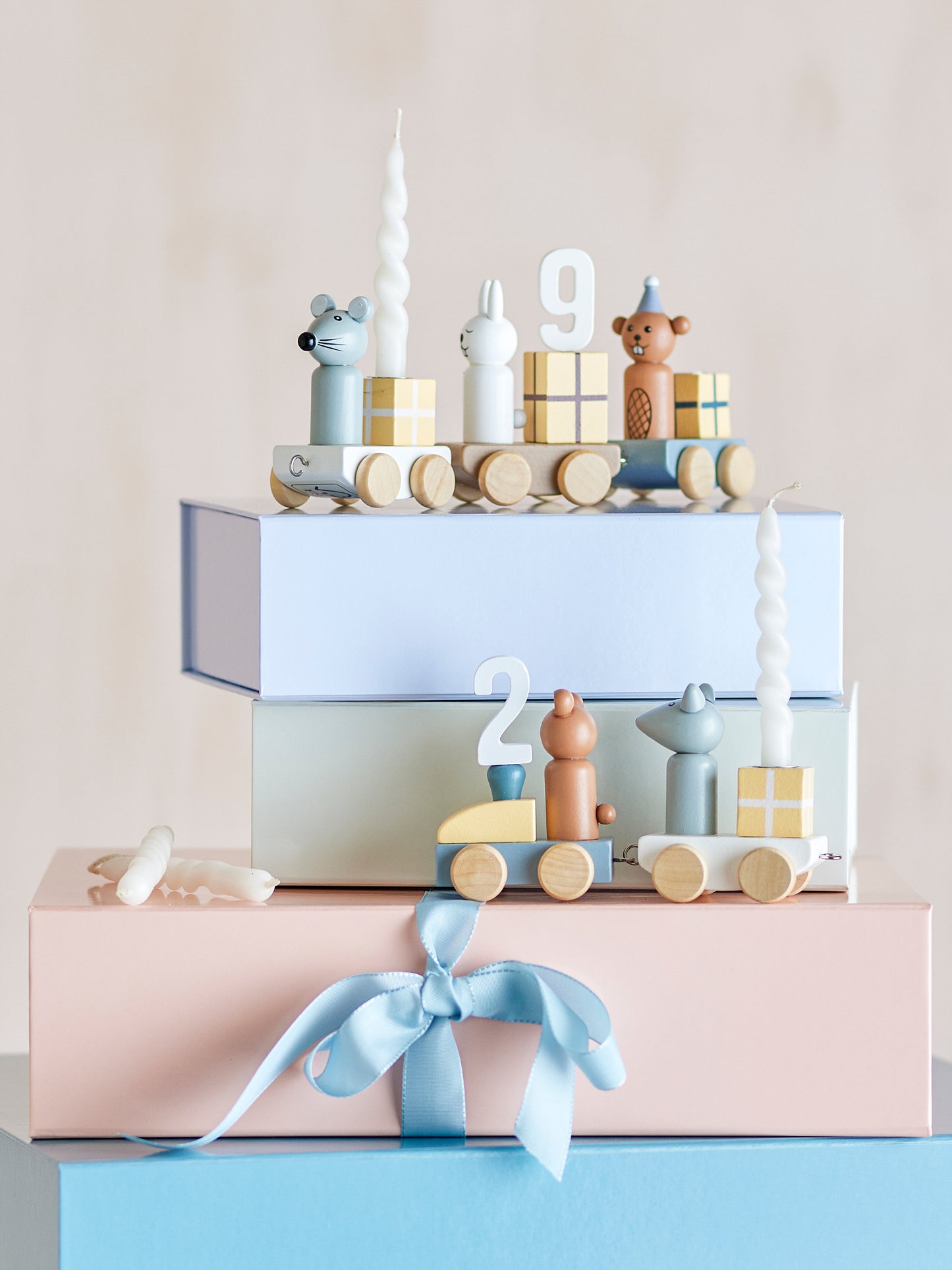 Geburtstagszug "Junaid" von Bloomingville - ideal als ganzjährige Deko im Kinderzimmer. 