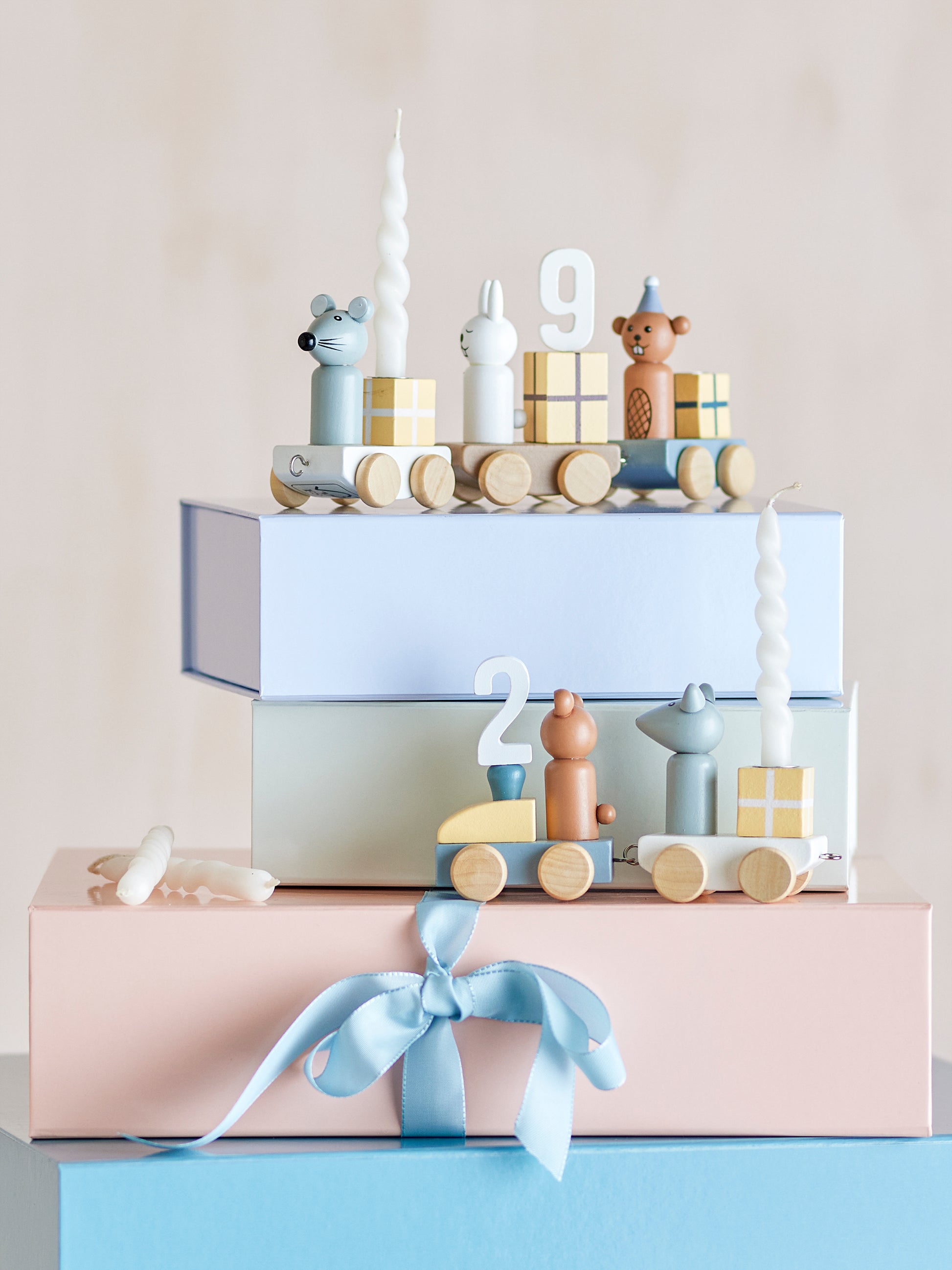 Geburtstagszug "Junaid" von Bloomingville - ideal als ganzjährige Deko im Kinderzimmer. 