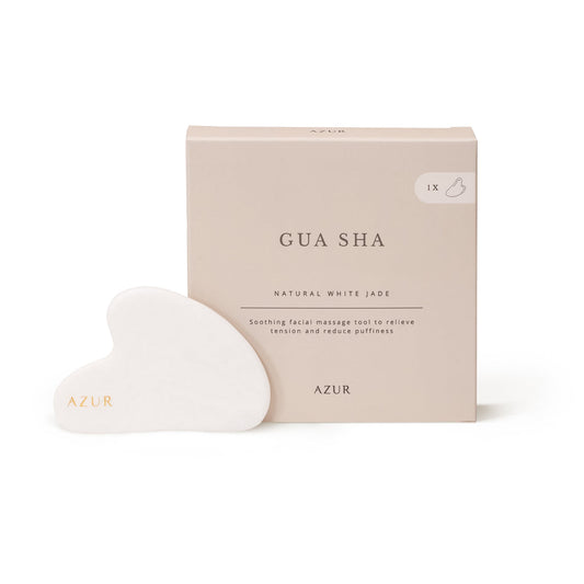 Gua Sha Stein aus weißer Jade von Azur Natural Bodycare -  in edler Box, inkl. Anleitung für die abendliche Pflegeroutine