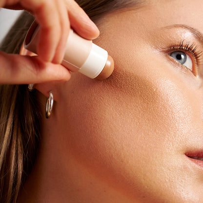 Bronzer Balm "Beach Day" von Pure U. - verleiht dem Gesicht einen natürlichen, sonnen geküssten Look, ohne geschminkt auszusehen.