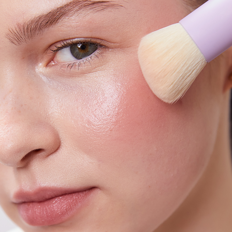 Blending Blush von Pure U. - angeschrägte Borsten, festgebunden, besonders weich, vegan