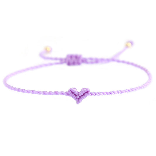 Armband mit geflochtenem Herz in lila von Love Ibiza. 