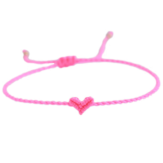 Armband mit geflochtenem Herz in pink von Love Ibiza. 