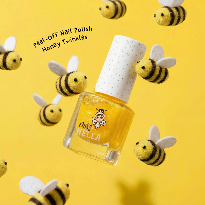 Der Kindernagellack "Honey Twinkles" im sonnigen Gelb von Miss Nella. Speziell für Kindr entwickelt.  