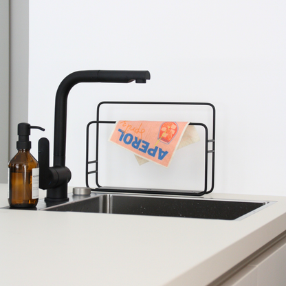 Schwammtuch Aperol Spritz von Herr & Frau Hempel - Präsentation an Küchenspüle