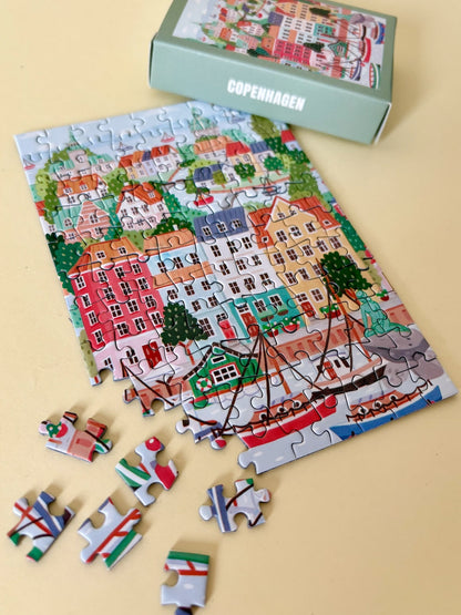 Mini Puzzle "Copenhagen" von Piecely -  Perfekt für eine kurze kreative Auszeit oder als Geschenk für alle Skandinavien Fans.