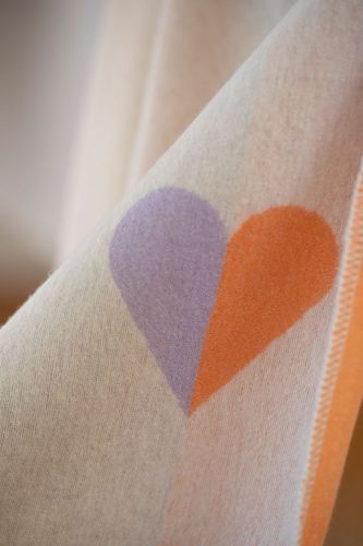 Kinderdecke "Herzen" von David Fussengger -mit doppelfarbigen Herzen in Pasteltönen