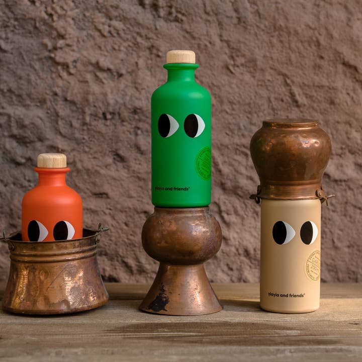 200ml Natives Olivenöl mit Basilikum von Yiayia & Friends - Produktabbildung mit andern Ölen der Marke