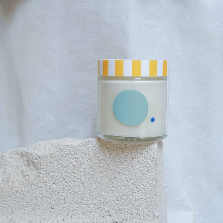 Handgemachte Duftkerze "Aloe Vera & Wacholder" von to:form - Handbemaltes unikat