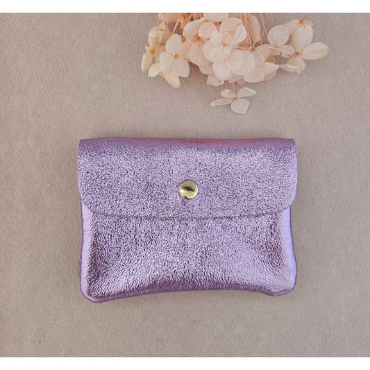 Lila Portemonnaie aus schimmerndem Leder -  Ideal für den Alltag oder für die nächste Party. 