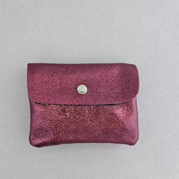Portemonnaie aus schimmerndem Leder burgundrot - Ideal für den Alltag oder für die nächste Party. Hergestellt in Italien.