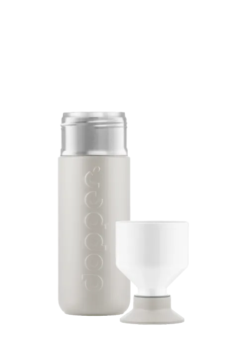 Produktabbildung Dopper Insulated 580 ml - Detailaufnahme mit geöffnetem Becherteil