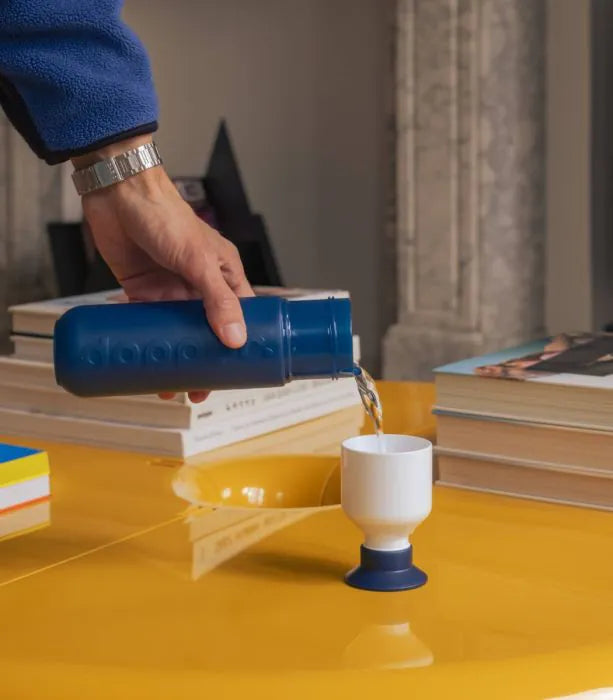 Dopper 450 ml Trinkflasche in der Farbe Cosmic Storm – Allltagsbegleiter mit Becher