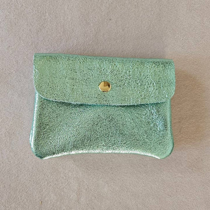 Portemonnaie aus schimmerndem Leder in mint - Ideal für den Alltag oder für die nächste Party.