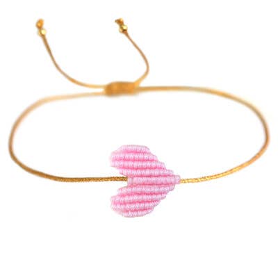 Armband mit goldenem Band und geflochtenem Herz in rosa von Love Ibiza. 