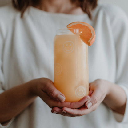 Hohes Trinkglas Smiley – schlichtes Glas mit feinem Smiley-Design