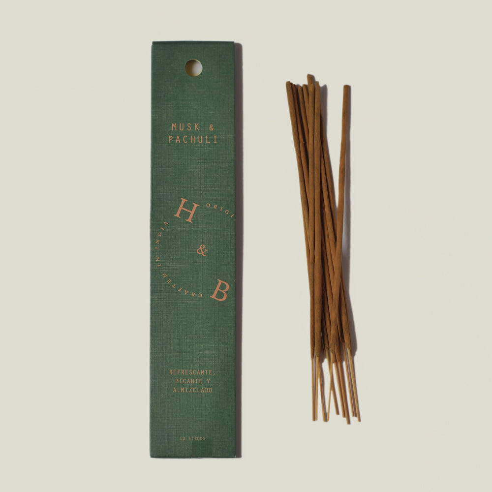Handgefertigte Räucherstäbchen mit Duftrichtung "Moschus & Patchuli" -  Wirkt belebend und aphrodisierend. Verleiht Selbstvertrauen und Entschlossenheit. 