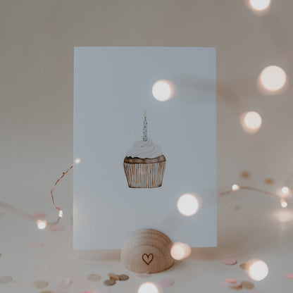 Liebevoll designte Postkarte „Cupcake“ von Eulenschnitt – Aquarelldesign, 400 g Papier, made in Germany. 