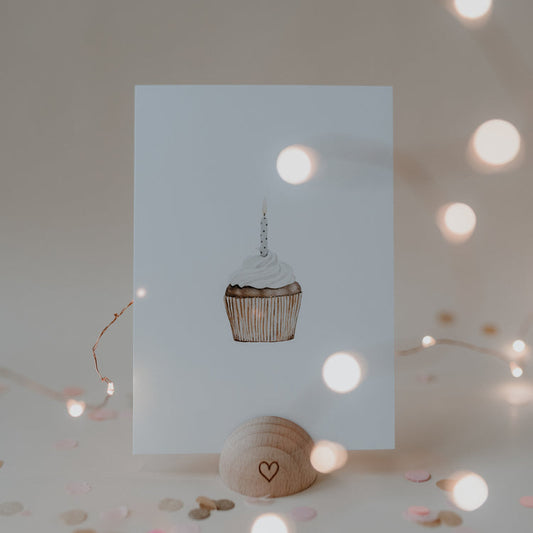 Liebevoll designte Postkarte „Cupcake“ von Eulenschnitt – Aquarelldesign, 400 g Papier, made in Germany. 