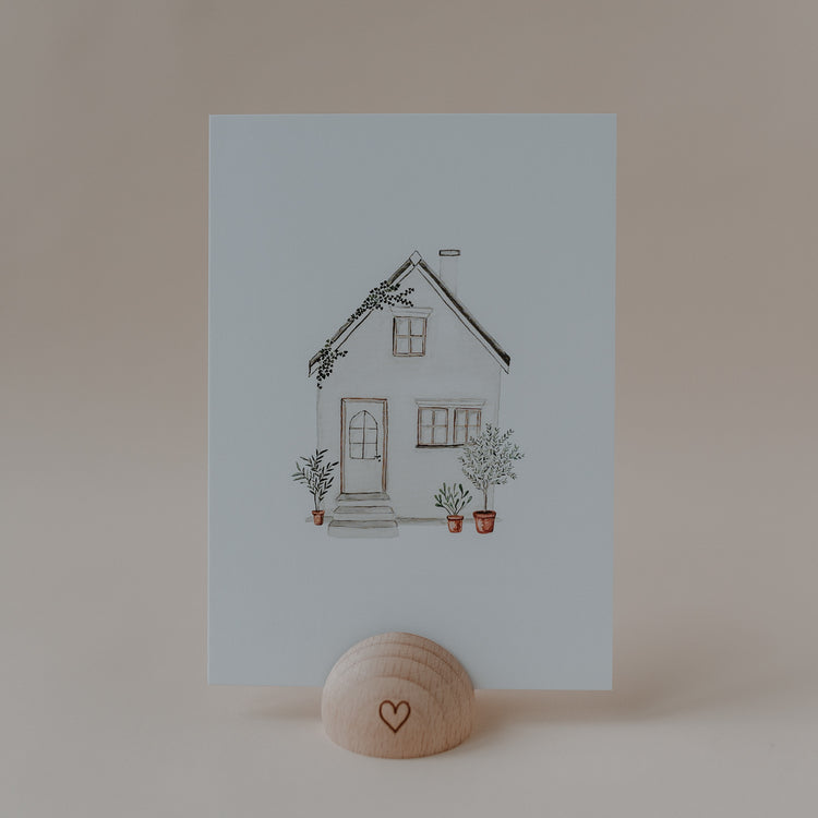 Liebevoll designte Postkarte „Haus“ von Eulenschnitt: Aquarelldesign, 400 g Papier, made in Germany. 