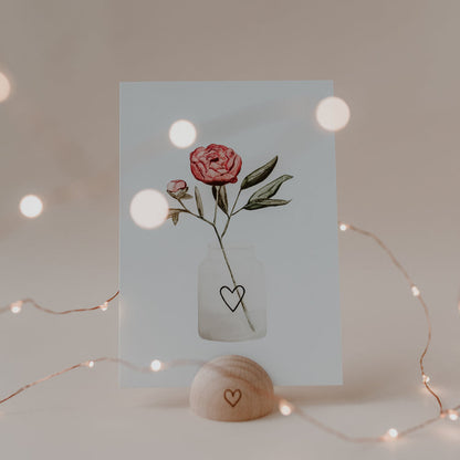 Liebevoll designte Postkarte „Flower“ von Eulenschnitt: Aquarelldesign, 400 g Papier, made in Germany. 